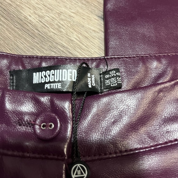 NWT Purple Faux  Leather Pants/ size 4 - Picture 2 of 7